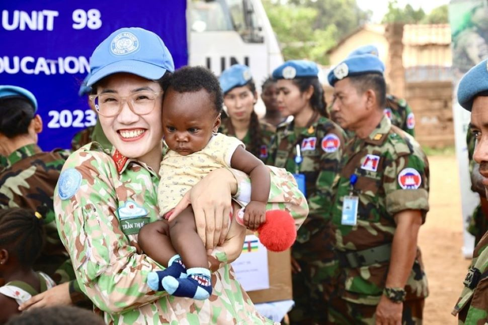 Tăng cường sự tham gia của phụ nữ trong các vấn đề hòa bình, an ninh quốc tế